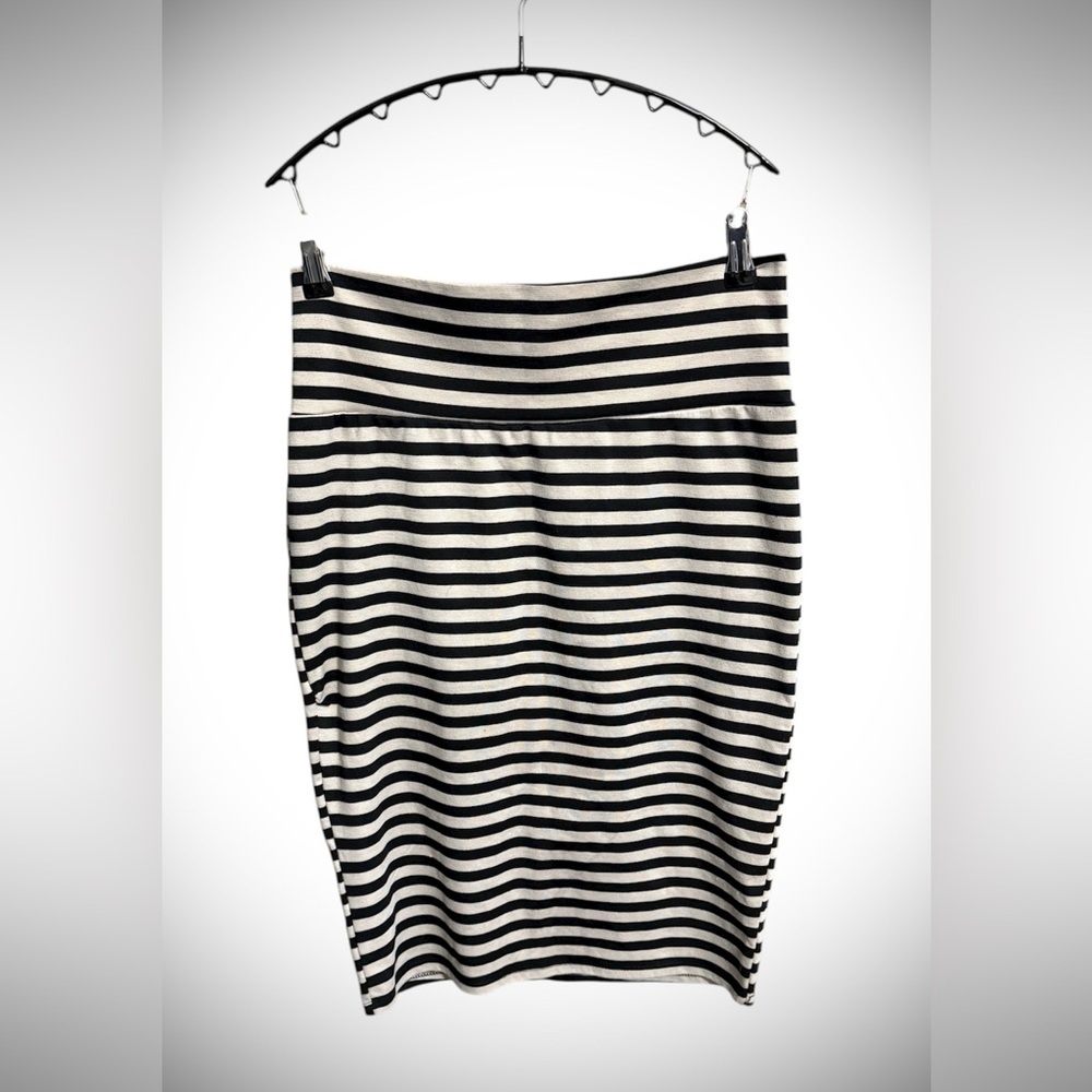 LuLaRoe Black and Cream Striped Skirt